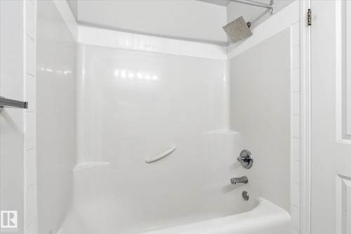 218 16221 95 Street, Edmonton, AB - Indoor Photo Showing Bathroom