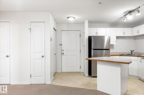 218 16221 95 Street, Edmonton, AB - Indoor Photo Showing Kitchen With Double Sink