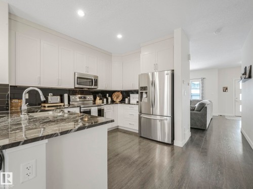 725 Berg Loop, Leduc, AB - Indoor Photo Showing Kitchen With Stainless Steel Kitchen With Upgraded Kitchen