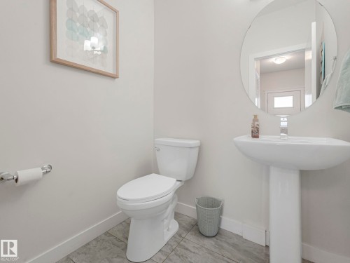 725 Berg Loop, Leduc, AB - Indoor Photo Showing Bathroom