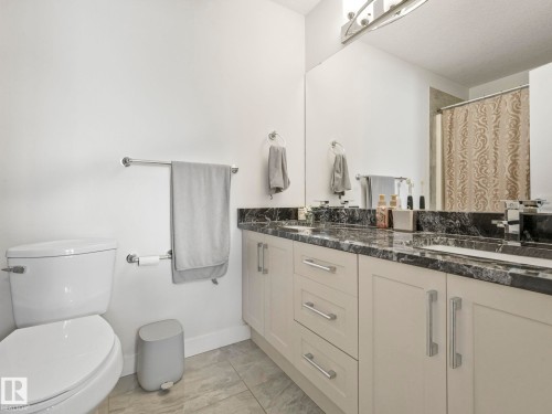 725 Berg Loop, Leduc, AB - Indoor Photo Showing Bathroom