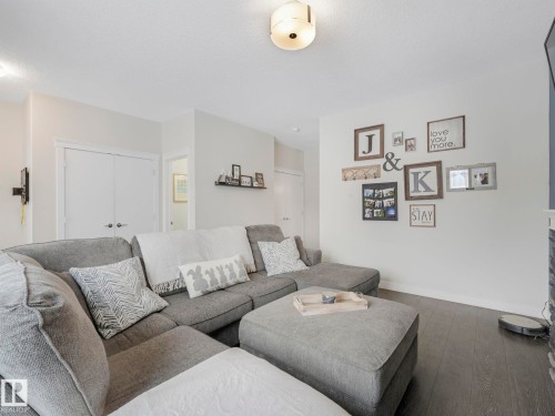 725 Berg Loop, Leduc, AB - Indoor Photo Showing Living Room