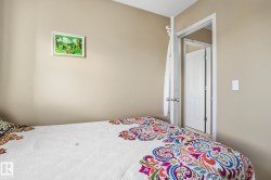 Bedroom with a textured ceiling - 