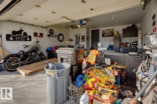 38 3003 34 Avenue, Edmonton, AB - Indoor Photo Showing Garage