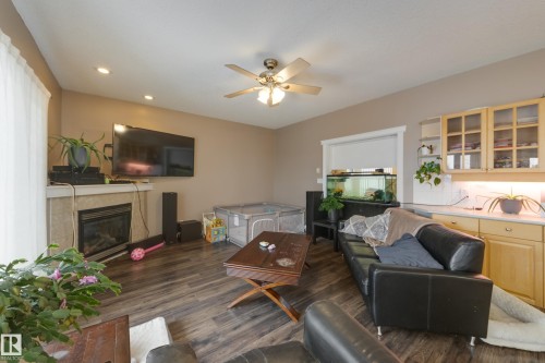 132 Leigh Crescent, Edmonton, AB - Indoor Photo Showing Living Room With Fireplace