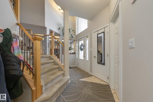 132 Leigh Crescent, Edmonton, AB - Indoor Photo Showing Other Room