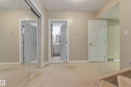 132 Leigh Crescent, Edmonton, AB - Indoor Photo Showing Other Room