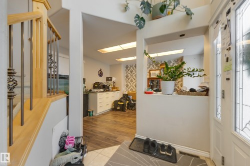 132 Leigh Crescent, Edmonton, AB - Indoor Photo Showing Other Room