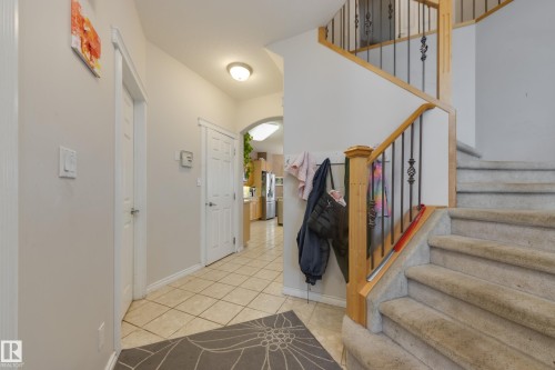 132 Leigh Crescent, Edmonton, AB - Indoor Photo Showing Other Room