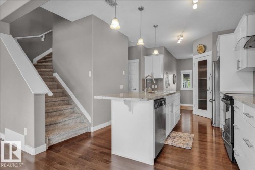7214 174 Avenue, Edmonton, AB - Indoor Photo Showing Kitchen With Upgraded Kitchen