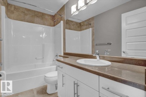 7214 174 Avenue, Edmonton, AB - Indoor Photo Showing Bathroom
