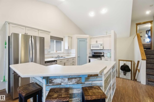 1304 Oakland Crescent, Devon, AB - Indoor Photo Showing Kitchen With Double Sink