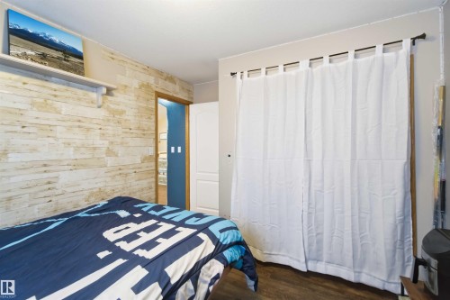1304 Oakland Crescent, Devon, AB - Indoor Photo Showing Bedroom
