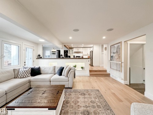 23 Flagstone Crescent, St. Albert, AB - Indoor Photo Showing Living Room