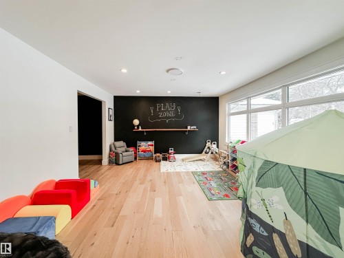23 Flagstone Crescent, St. Albert, AB - Indoor Photo Showing Other Room
