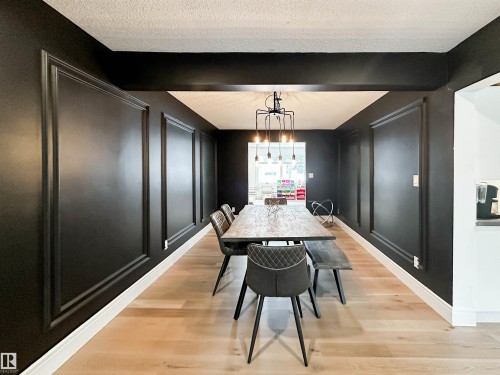 23 Flagstone Crescent, St. Albert, AB - Indoor Photo Showing Dining Room