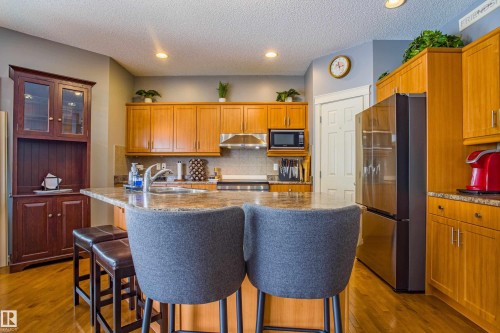 3031 Spence Wynd, Edmonton, AB - Indoor Photo Showing Kitchen