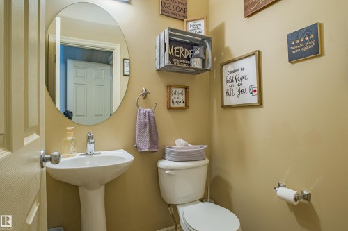 3031 Spence Wynd, Edmonton, AB - Indoor Photo Showing Bathroom