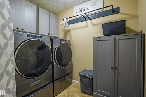 3031 Spence Wynd, Edmonton, AB - Indoor Photo Showing Laundry Room