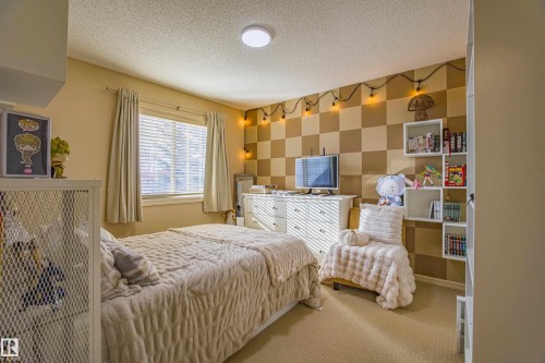 3031 Spence Wynd, Edmonton, AB - Indoor Photo Showing Bedroom