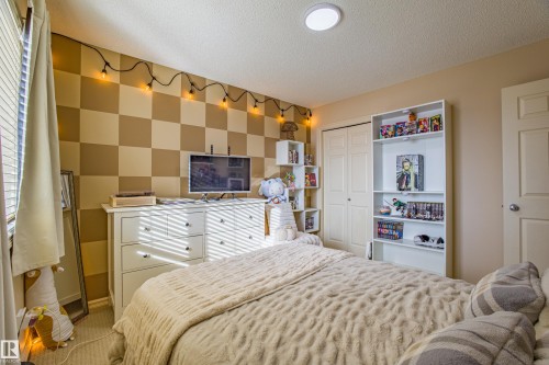 3031 Spence Wynd, Edmonton, AB - Indoor Photo Showing Bedroom