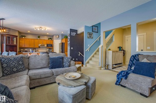 3031 Spence Wynd, Edmonton, AB - Indoor Photo Showing Living Room