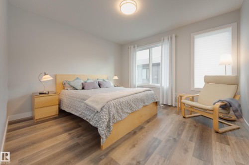 34 1729 Keene Crescent, Edmonton, AB - Indoor Photo Showing Bedroom