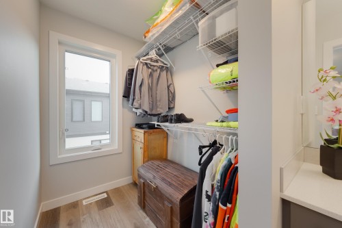 34 1729 Keene Crescent, Edmonton, AB - Indoor With Storage