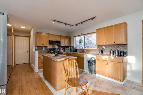 5132 49 Avenue, Onoway, AB - Indoor Photo Showing Kitchen