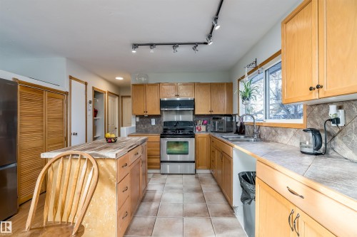 5132 49 Avenue, Onoway, AB - Indoor Photo Showing Kitchen With Double Sink