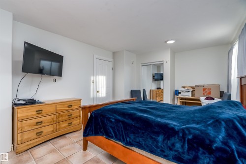 5132 49 Avenue, Onoway, AB - Indoor Photo Showing Bedroom