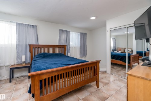 5132 49 Avenue, Onoway, AB - Indoor Photo Showing Bedroom
