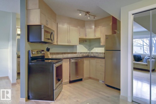 12304 108 Avenue, Edmonton, AB - Indoor Photo Showing Kitchen