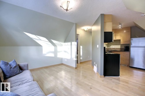 12304 108 Avenue, Edmonton, AB - Indoor