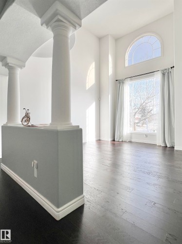 316 Burton Road, Edmonton, AB - Indoor Photo Showing Other Room