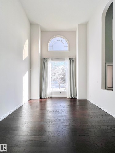 316 Burton Road, Edmonton, AB - Indoor