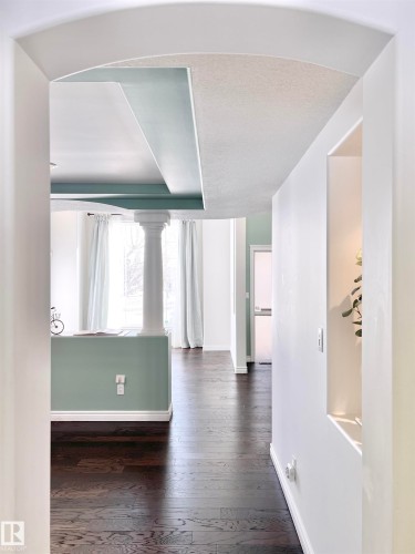 316 Burton Road, Edmonton, AB - Indoor Photo Showing Other Room