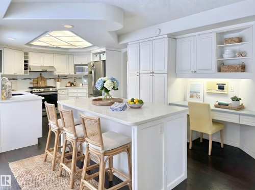 316 Burton Road, Edmonton, AB - Indoor Photo Showing Kitchen