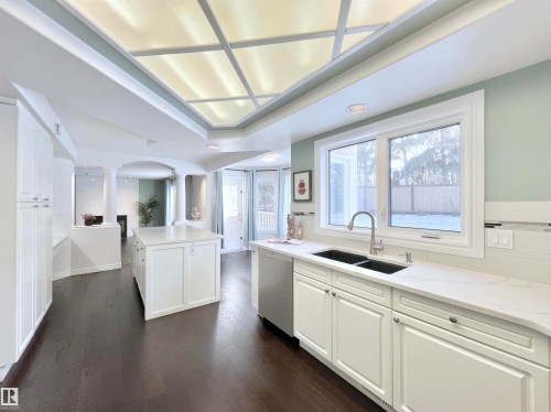 316 Burton Road, Edmonton, AB - Indoor Photo Showing Kitchen With Double Sink With Upgraded Kitchen
