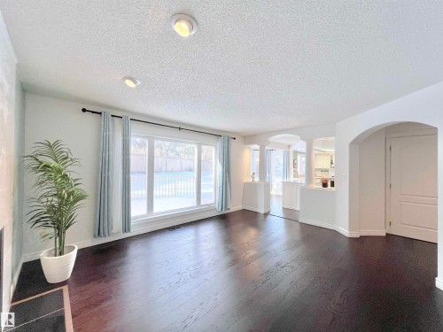 316 Burton Road, Edmonton, AB - Indoor