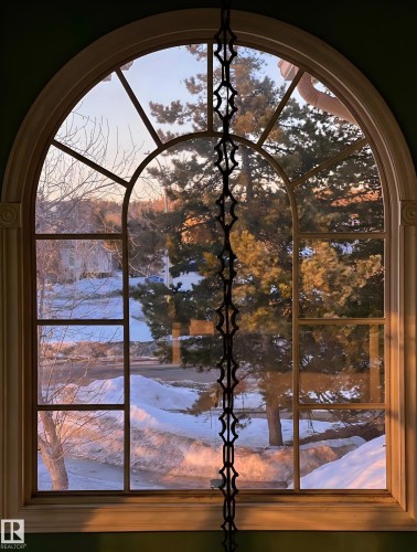 316 Burton Road, Edmonton, AB - Indoor Photo Showing Other Room