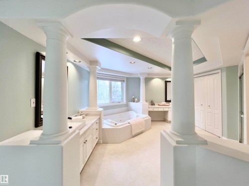 316 Burton Road, Edmonton, AB - Indoor Photo Showing Bathroom