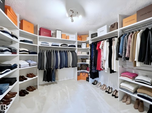 316 Burton Road, Edmonton, AB - Indoor With Storage