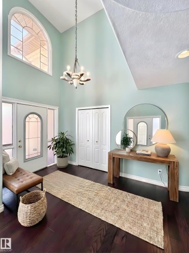 316 Burton Road, Edmonton, AB - Indoor Photo Showing Other Room