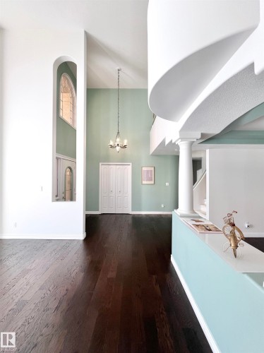 316 Burton Road, Edmonton, AB - Indoor Photo Showing Other Room