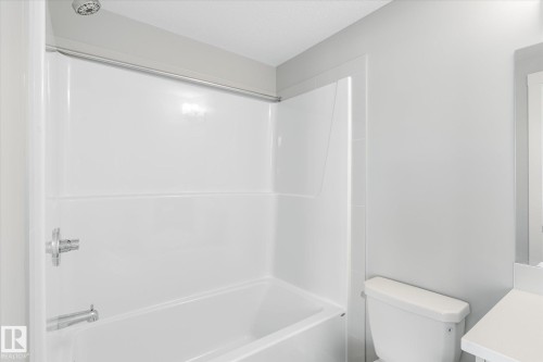 42 6905 25 Avenue, Edmonton, AB - Indoor Photo Showing Bathroom