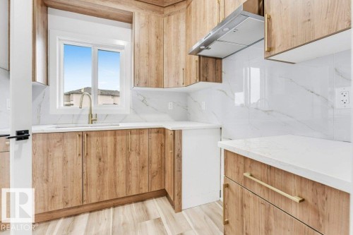 219 Crystal Creek Drive, Leduc, AB - Indoor Photo Showing Kitchen