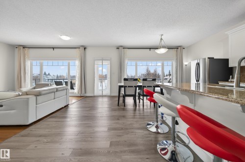 7507 Speaker Way, Edmonton, AB - Indoor Photo Showing Living Room