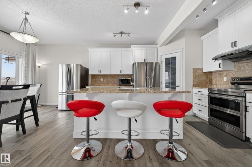 7507 Speaker Way, Edmonton, AB - Indoor Photo Showing Kitchen With Stainless Steel Kitchen With Upgraded Kitchen