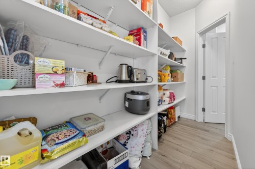7507 Speaker Way, Edmonton, AB - Indoor With Storage